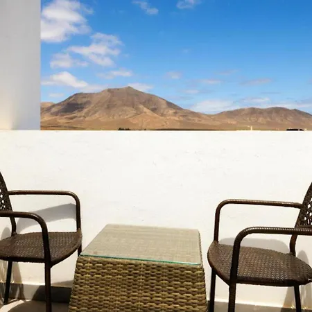 Romance And Moonlight -ideal For Couples, Hot Tub, Pool, Lanzarote Playa Blanca (Lanzarote)