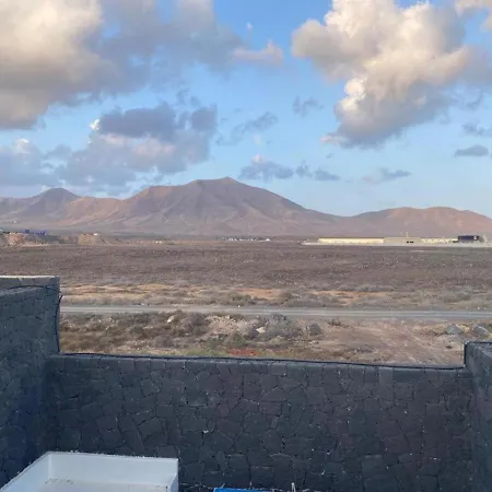 Romance And Moonlight -ideal For Couples, Hot Tub, Pool, Lanzarote *
