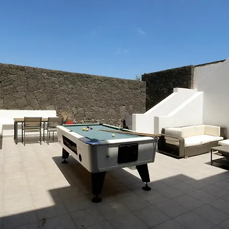 Romance And Moonlight -ideal For Couples, Hot Tub, Pool, Lanzarote Villa Playa Blanca (Lanzarote)