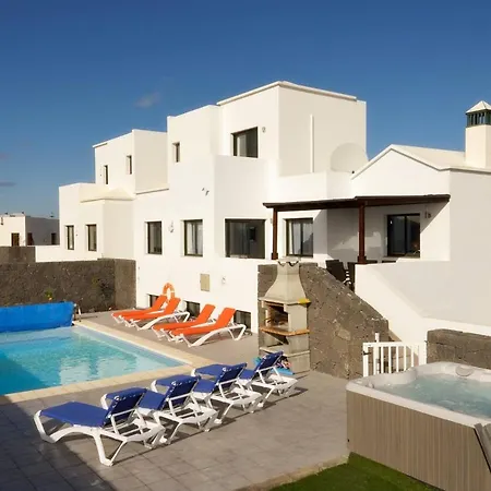 Romance And Moonlight -ideal For Couples, Hot Tub, Pool, Lanzarote Playa Blanca (Lanzarote)