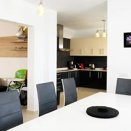 Romance And Moonlight -ideal For Couples, Hot Tub, Pool, Lanzarote *